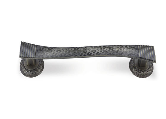 La porta decorativa antica dell'armadio da cucina tira l'ab a 3,5 pollici che placca il colore