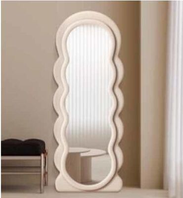 Specchio da terra decorativo di lusso a forma di onda grande e irregolare, specchio da parete a figura intera, specchio da terra a tutta lunghezza